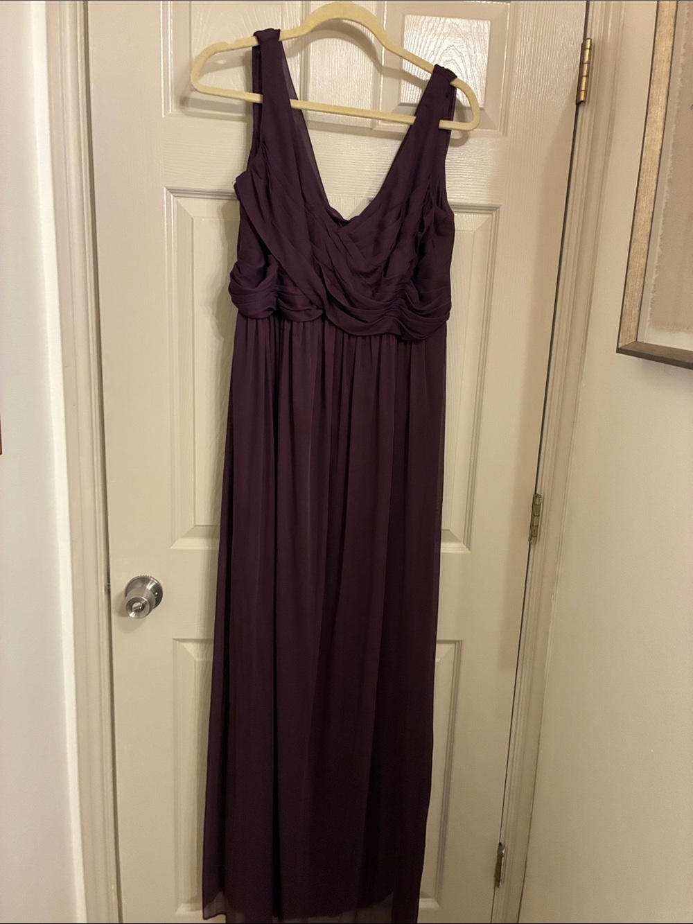 Sleek Plum V-Neck‎ Maxi Dress